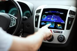 Navigationsgerät im Auto