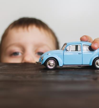 Kindersicherheit im Auto: Kindersitz, Babyschale und Co.