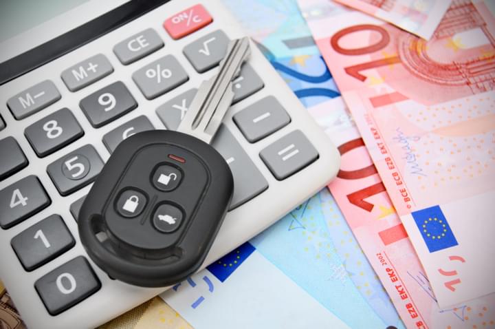 Berechnung der Kosten für den Mietwagen ab 18