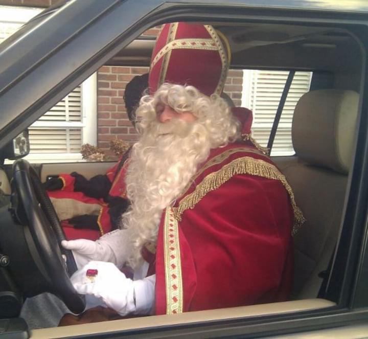 Nikolaus im Wagen